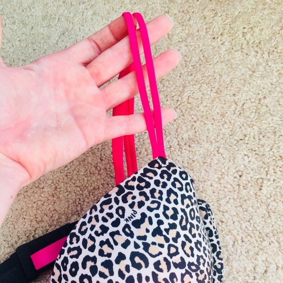 VICTORIA’S SECRET Heartbreaker! Plunge Push-Up 34D - Picture 5 of 7